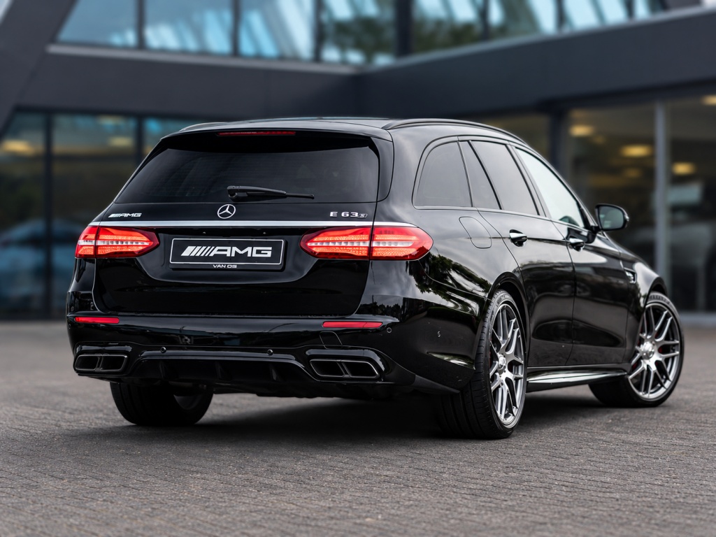 Mercedes-Benz-E-Klasse-Estate AMG 63 S 4MATIC Premium Plus | AMG ...