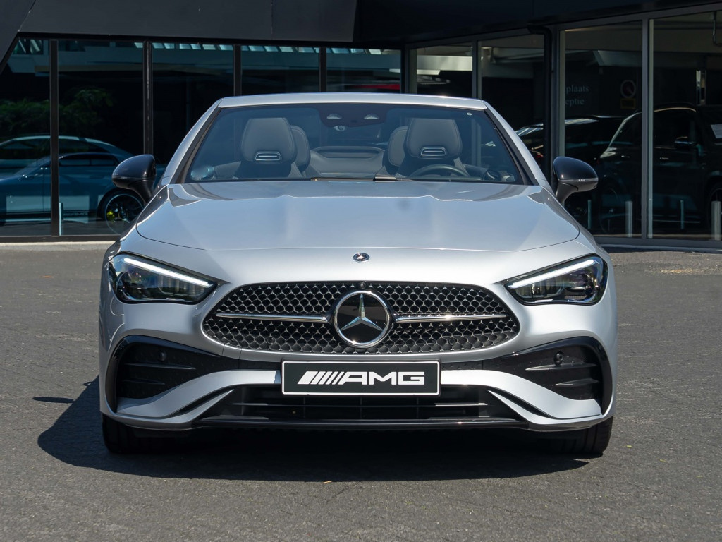 54217993-6.jpg